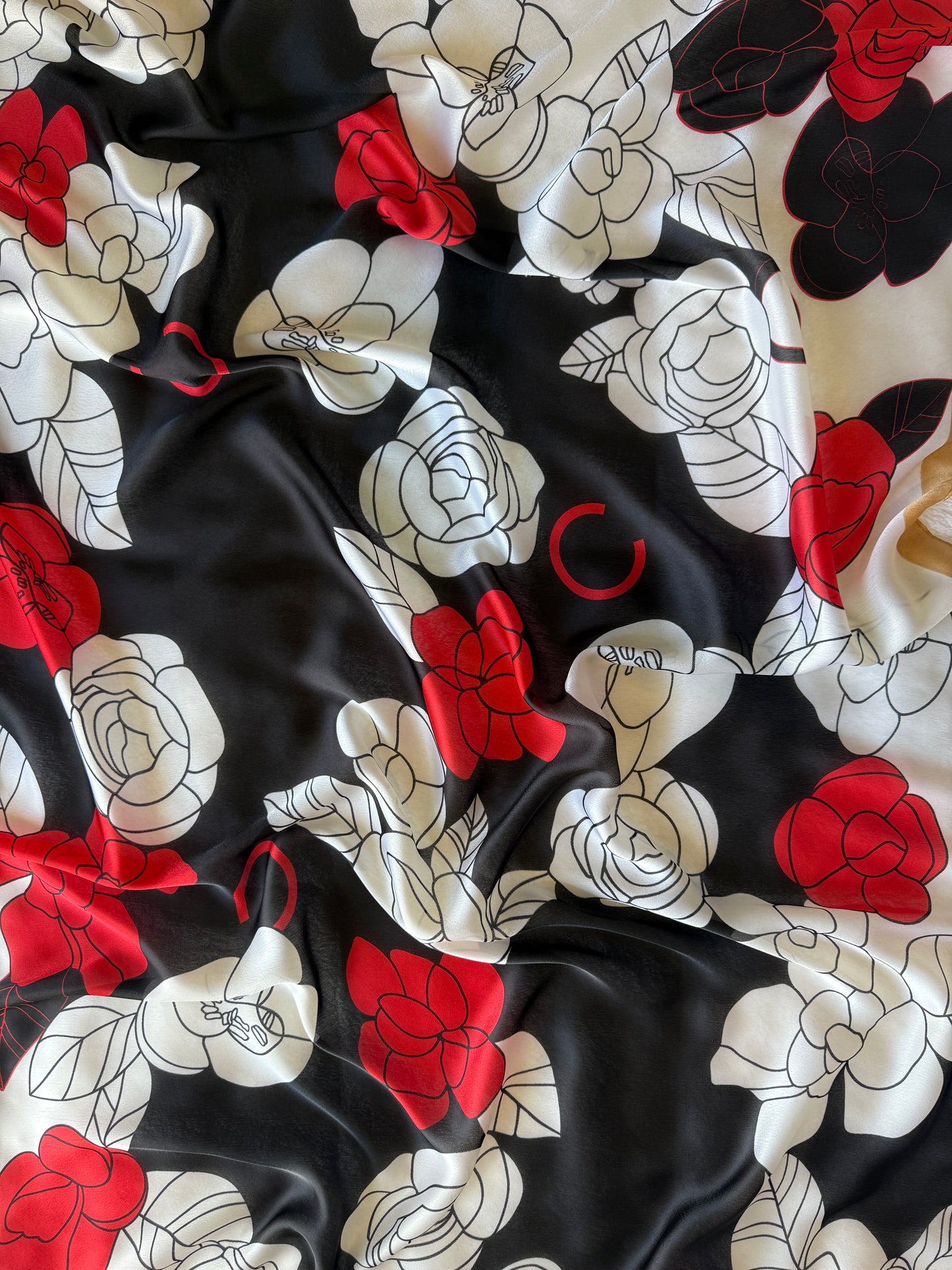 red rose silk scarf, floral print scarf NZ, silk blend scarf New Zealand, women's fashion scarf winter, nzshawls, scaves in nz, pashmina nz