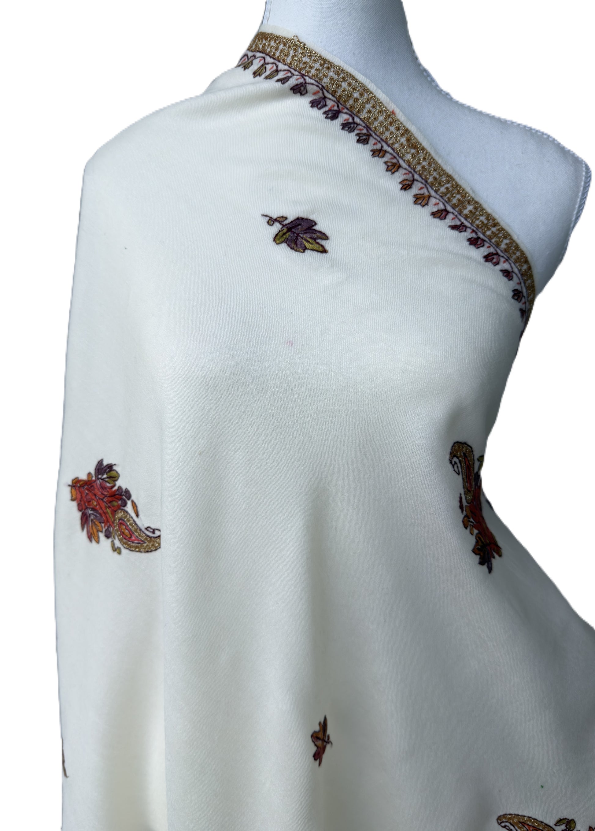 pashmina shawl, kashmiri shawl, sozni embroidery, handmade shawl, luxury shawl, ivory shawl, embroidered shawl, winter shawl, lightweight shawl, fine wool shawl, premium shawl NZ, womens shawl, elegant shawl, designer shawl, authentic pashmina, nzshawls, gift shawl, bridal shawl, traditional shawl, soft wool shawl