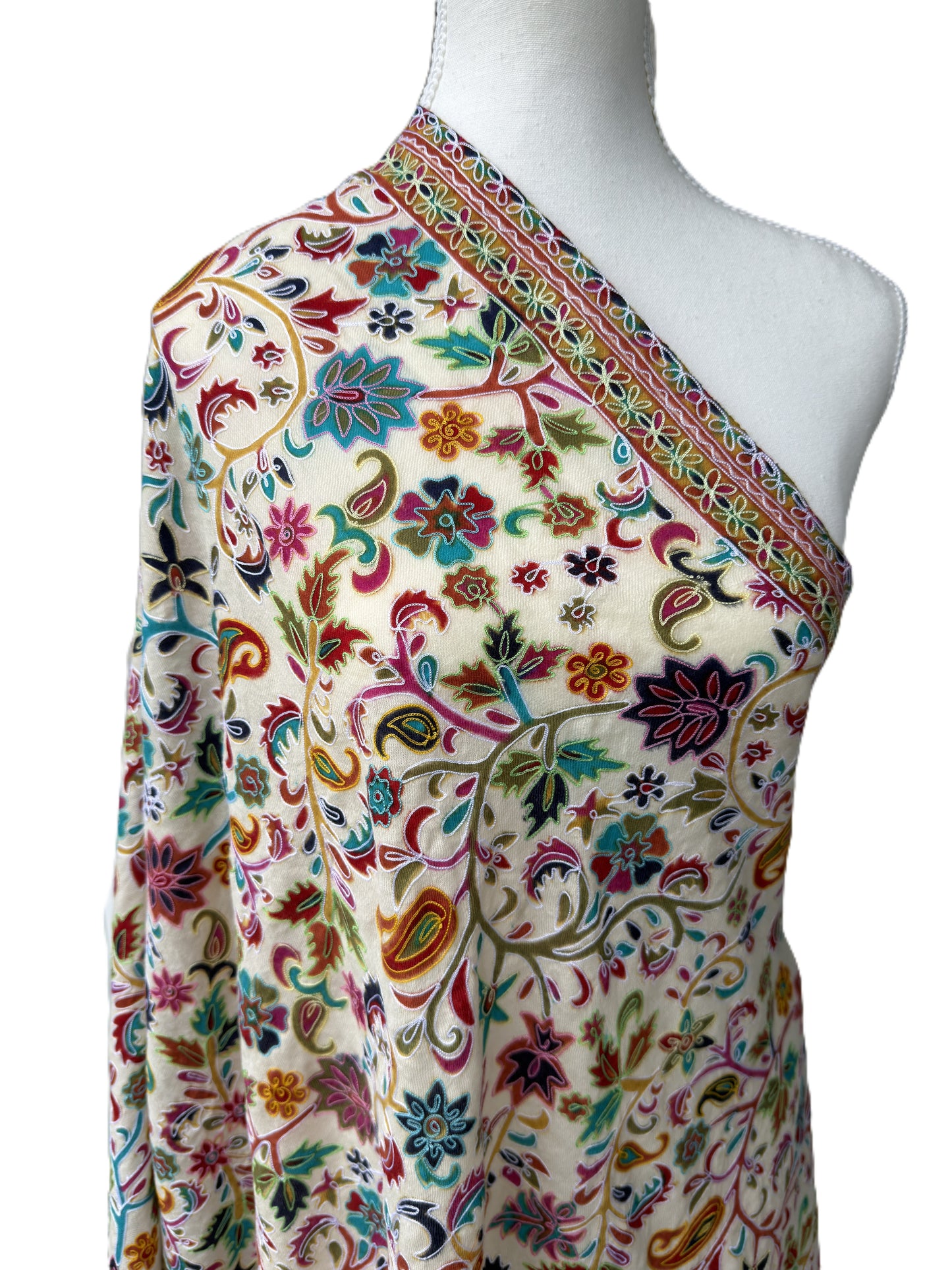 Elegant paisley patterned shawl with detailed border design